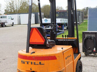 1992-still-r50-16-1444618-46726527