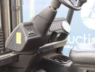 2005-linde-e30-03-600-1444619-46726578