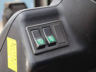 2005-linde-e30-03-600-1444619-46726580