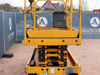 2014-haulotte-compact12-1444623-46726715