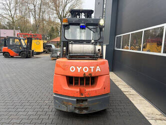 2012-toyota-7fgcu35-1444629-46726838