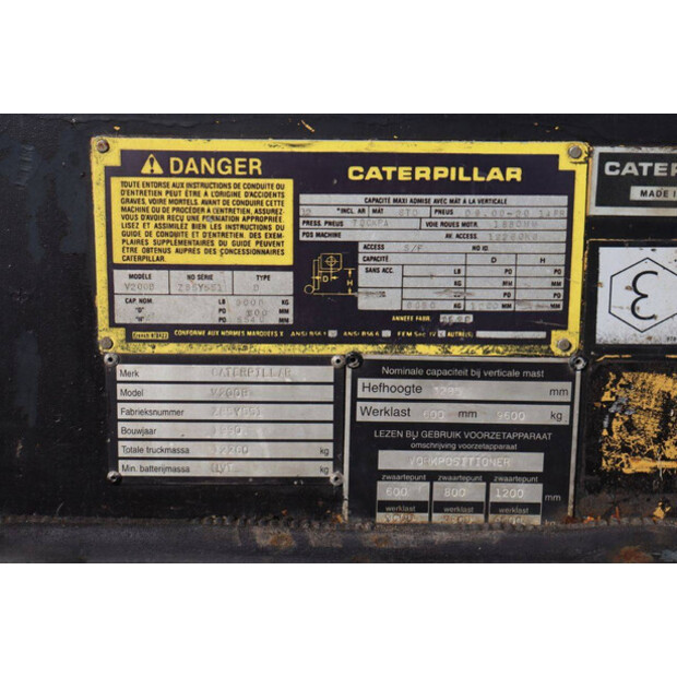 1990 كاتربيلر V200B-46727108