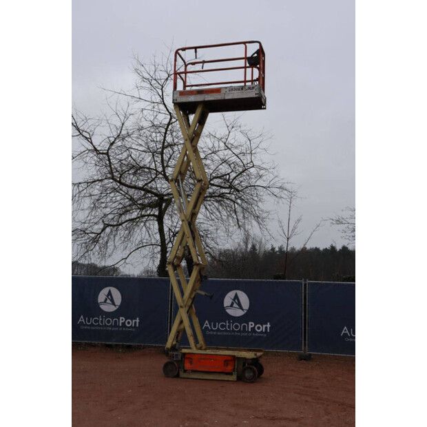 2008 جيه ال جي 1930 ES-46727630