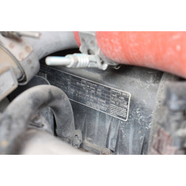 2016 Hyundai 80D-9-46727772