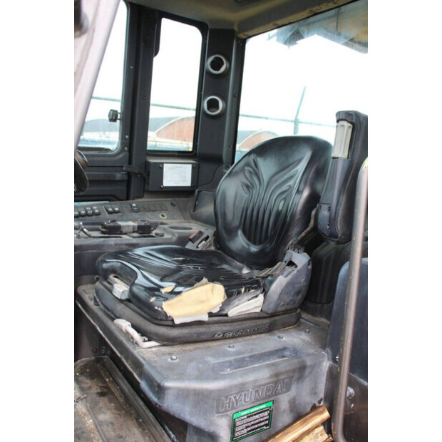 2016 Hyundai 80D-9-46727776