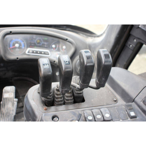 2016 Hyundai 80D-9-46727780