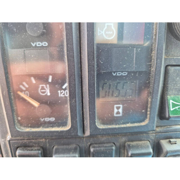 2004 FUCHS MHL331-46727895