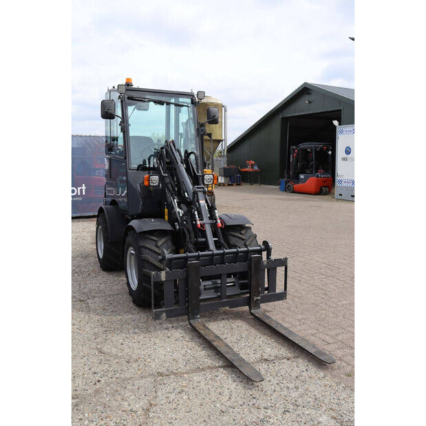 2026 Panther W25-46728302