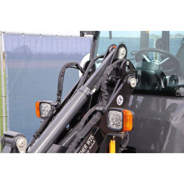 2026 Panther W25-46728308