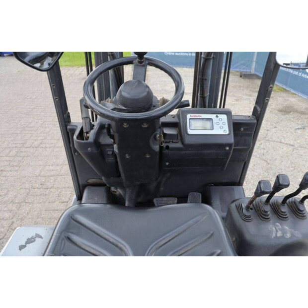 2011 نيسان 1N1L18Q-46728423