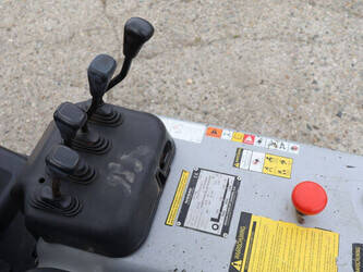 2011-nissan-1n1l18q-1444693-46728432