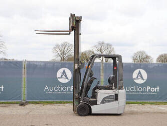 2011-nissan-1n1l18q-1444693-46728436