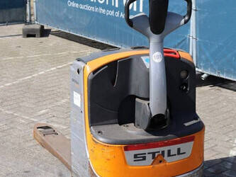 2011-still-exu16-1444698-46728558