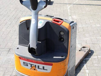 2011-still-exu16-1444698-46728560