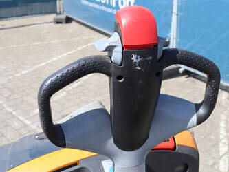 2011-still-exu16-1444698-46728566