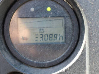 2011-still-exu16-1444698-46728572