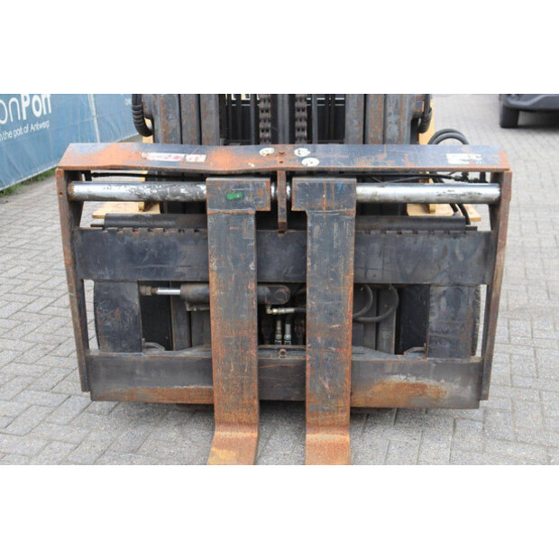 1999 كاتربيلر GC 60K-46728662