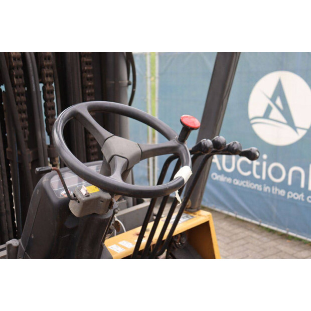 1999 كاتربيلر GC 60K-46728670