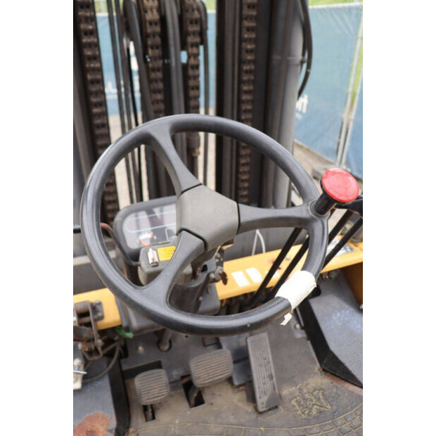 1999 كاتربيلر GC 60K-46728672