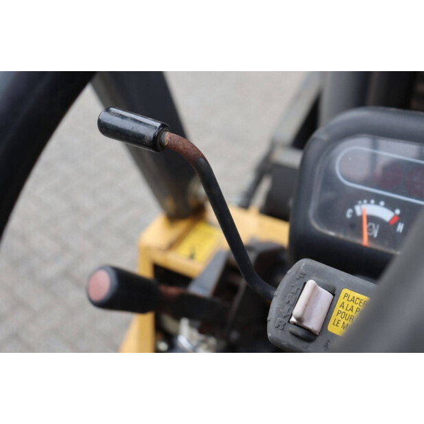 1999 كاتربيلر GC 60K-46728675