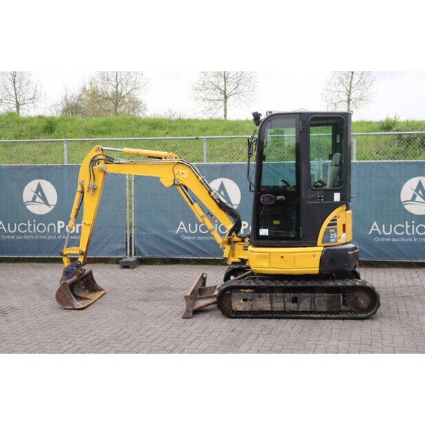 2018 كوماتسو PC26MR-3-46728680