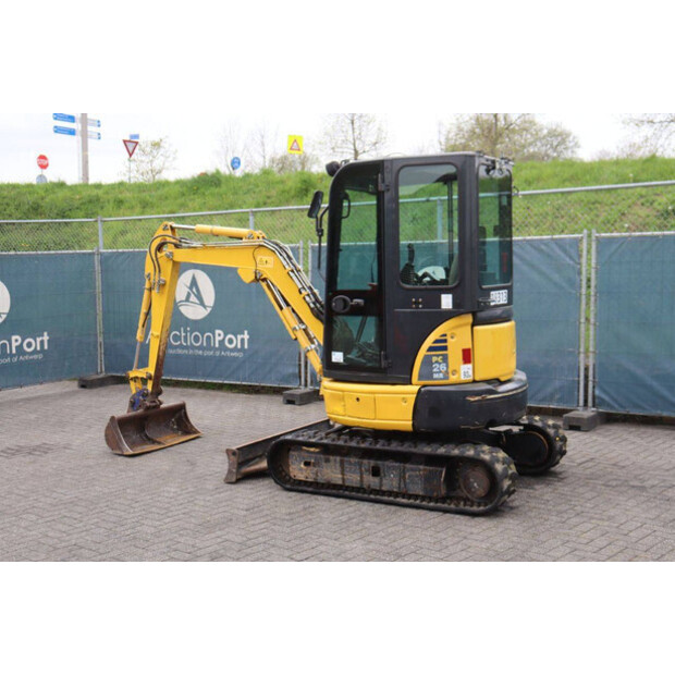 2018 كوماتسو PC26MR-3-46728681