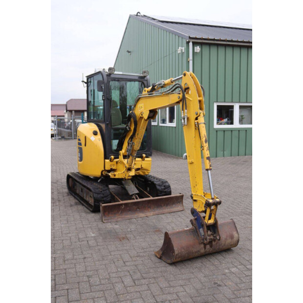 2018 كوماتسو PC26MR-3-46728685