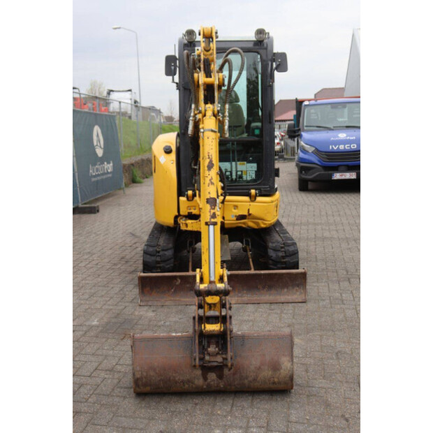 2018 كوماتسو PC26MR-3-46728686