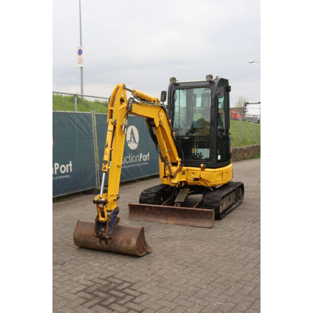 2018 كوماتسو PC26MR-3-46728687