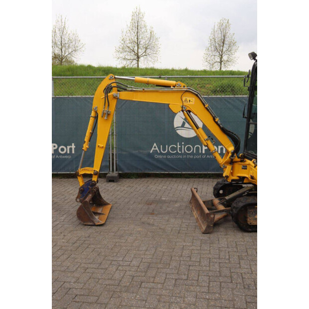 2018 كوماتسو PC26MR-3-46728688