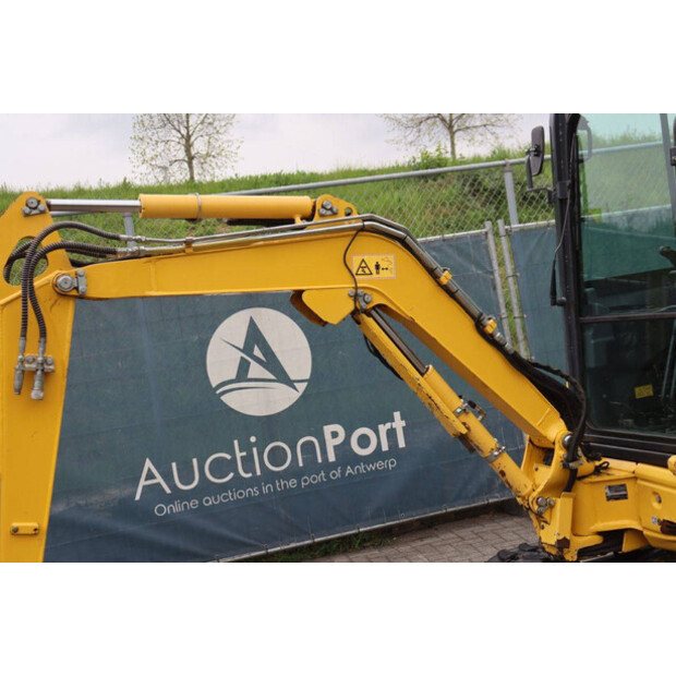 2018 كوماتسو PC26MR-3-46728690