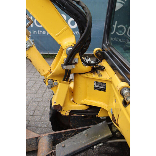 2018 كوماتسو PC26MR-3-46728694