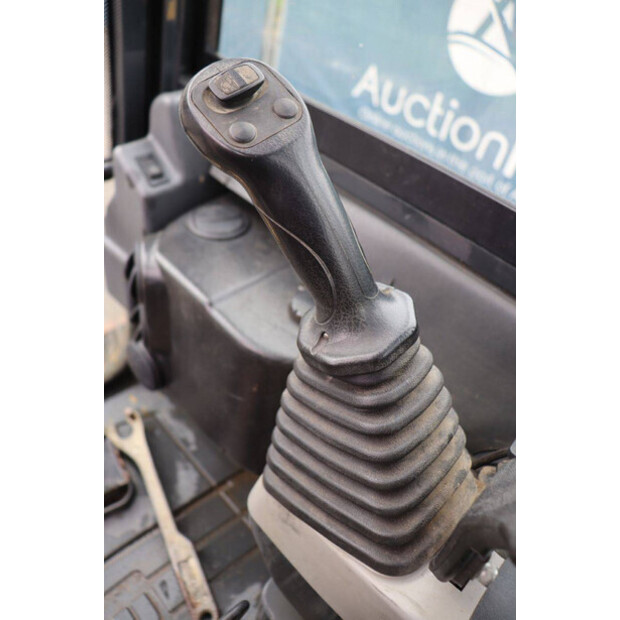 2018 كوماتسو PC26MR-3-46728706