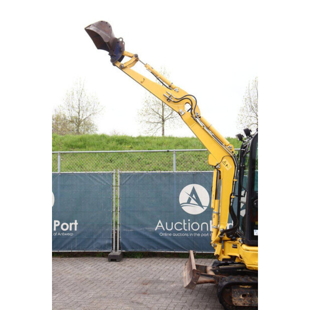 2018 كوماتسو PC26MR-3-46728714