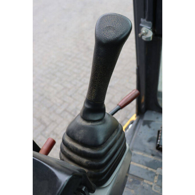 2012 Komatsu PC16R-HS-46728747