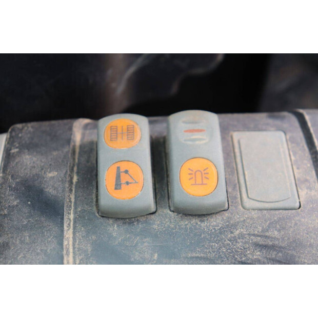 2012 Komatsu PC16R-HS-46728748