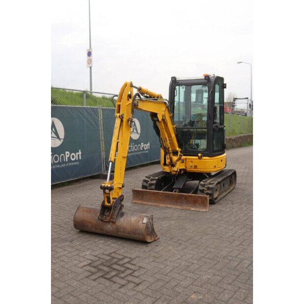 2018 كوماتسو PC26MR-46728762