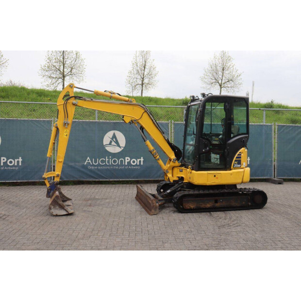 2018 كوماتسو PC35MR-46728780