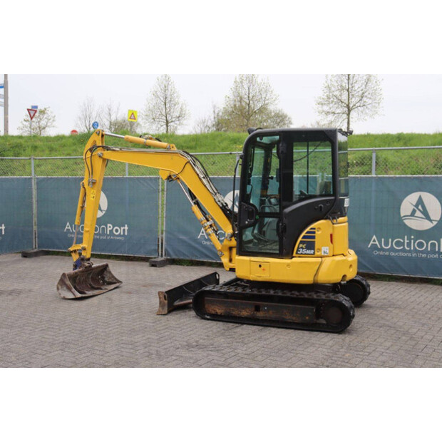 2018 كوماتسو PC35MR-46728782