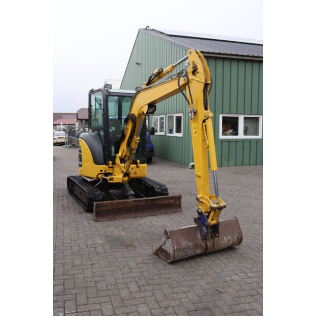 2018 كوماتسو PC35MR-46728786