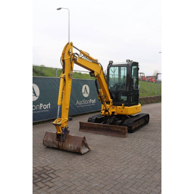 2018 كوماتسو PC35MR-46728788