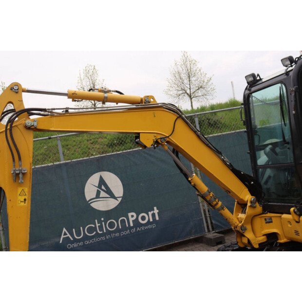 2018 كوماتسو PC35MR-46728791