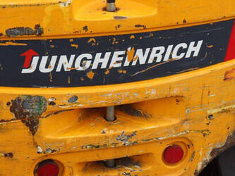 2009-jungheinrich-efg-320-1444721-46729225