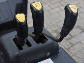 2006-daewoo-doosan-b20t-5ac-1444722-46729264