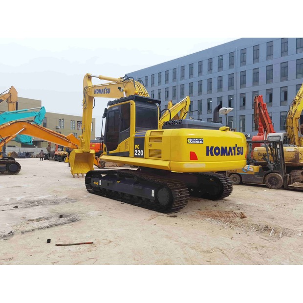 2023 Komatsu PC220-8-46730581