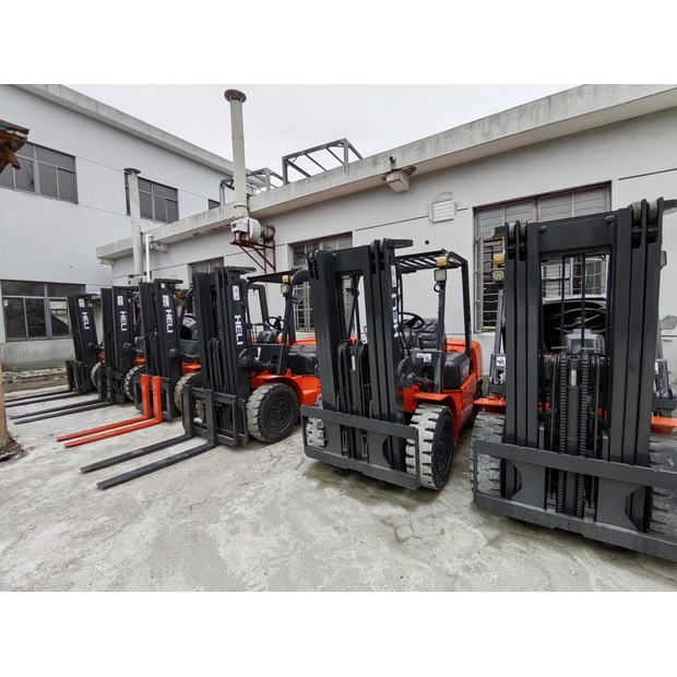 2023 هيلي 35-46730604