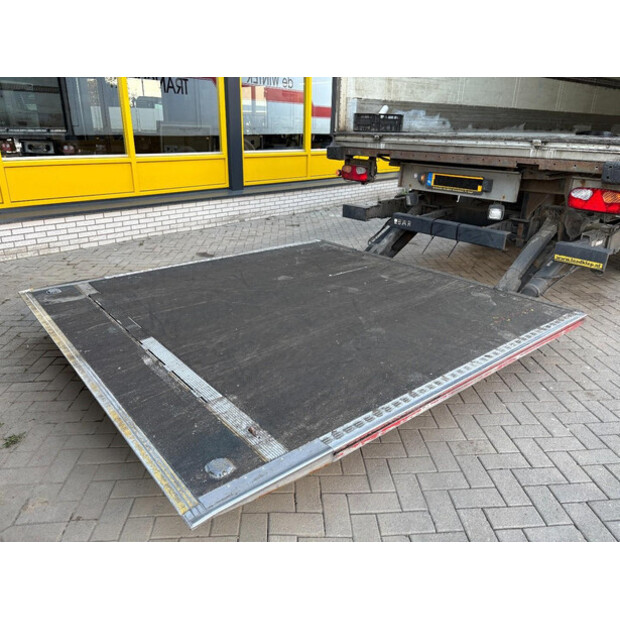 2006 Schmitz Cargobull SKO 18-46731048