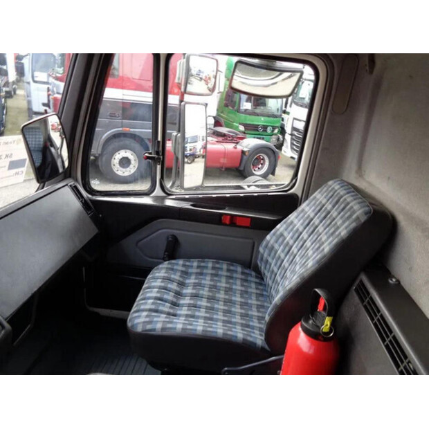 1992 Mercedes-Benz SK 2433-46731120