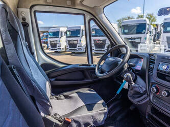 2017-iveco-daily-35c15-1444772-46731304