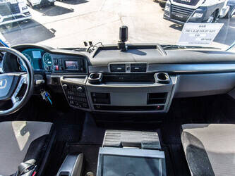 2018-man-tgx-18-420-1444789-46732198